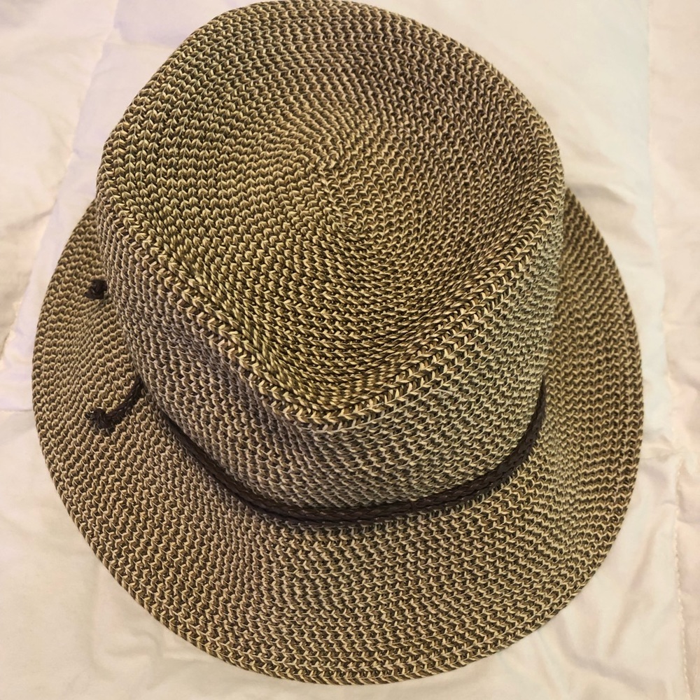 Nine West Bucket Hat